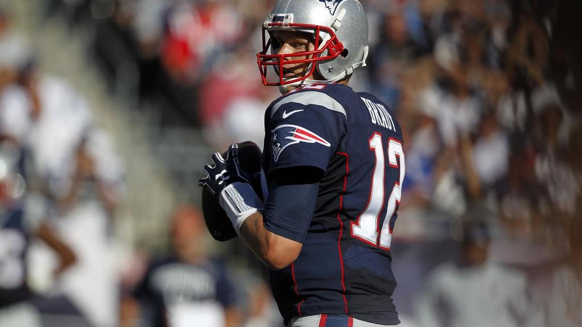 
New England Patriots quarterback Tom Brady makes his first appearance at AT&T Stadium Sunday.
