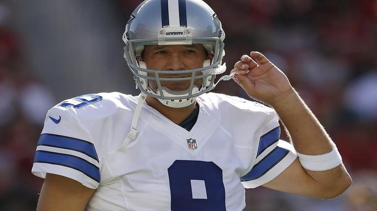 
Dallas Cowboys quarterback Tony Romo played only three snaps in the 23-6 preseason loss against the San Francisco 49ers. 
