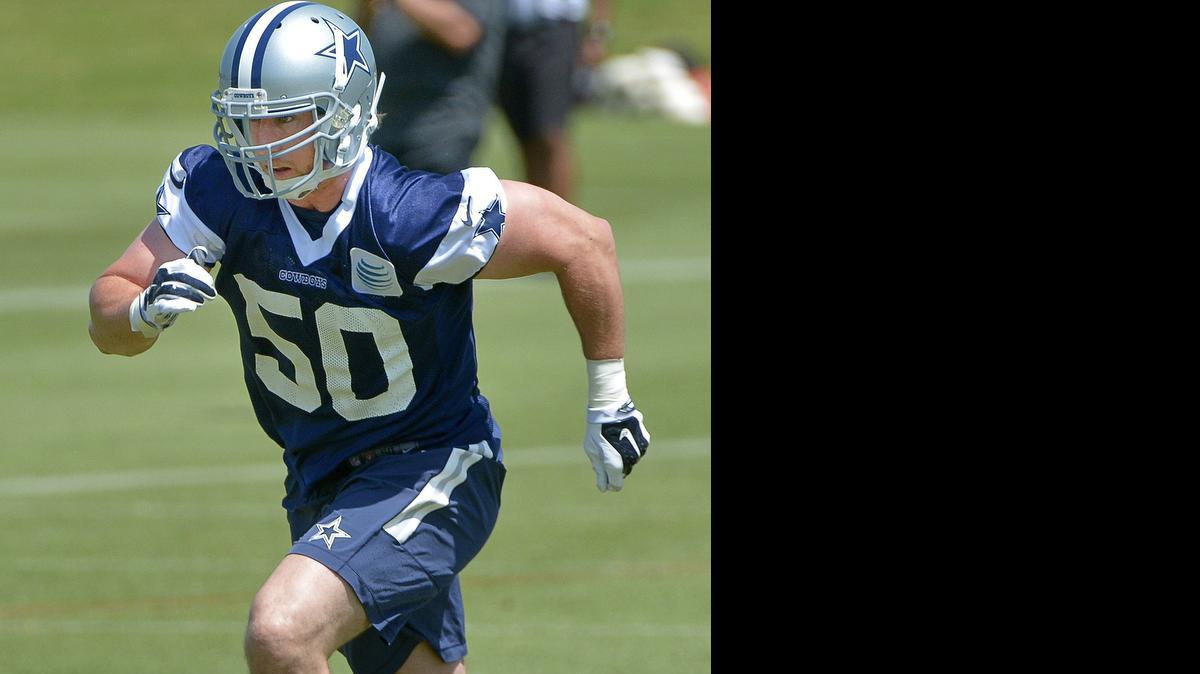 
Sean Lee works during an individual OTA drill at Valley Ranch on Wednesday. 
