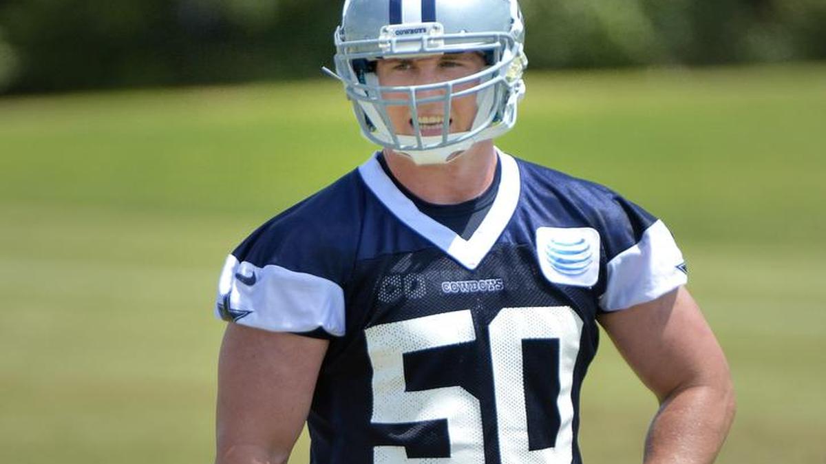 
Dallas Cowboys middle linebacker Sean Lee (50) participated in seven-on-seven drills for the first time since missing last season with a knee injury. (Star-Telegram/Max Faulkner)
