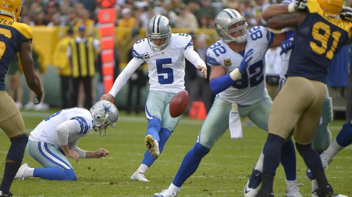 Cowboys kicker Dan Bailey (5) is starting to look like himself again after waking up with a stiff back on Oct. 2.