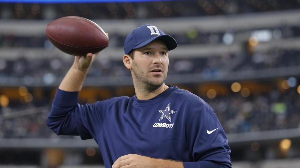 Cowboys quarterback Tony Romo has returned to throwing during the team’s offseason workouts at Valley Ranch.