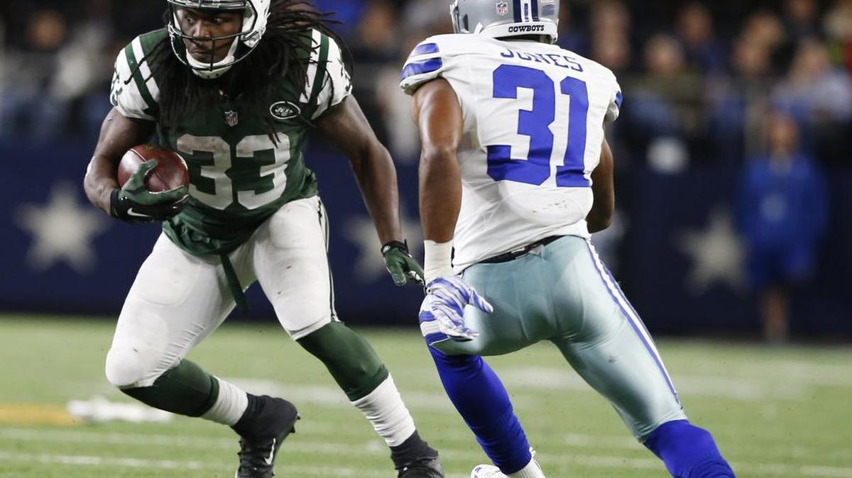 Cowboys defensive back Byron Jones (31) has played better at safety than at corner this season.