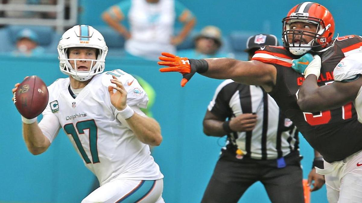 Dolphins quarterback Ryan Tannehill, eluding the reach of Cleveland Browns rusher Gabe Wright, hopes to continue Miami’s recent success against the Cincinnati Bengals. The Dolphins have won the past three meetings, including two in Cincinnati, where Thursday’s game begins at 7:25 p.m. on NFL Network.