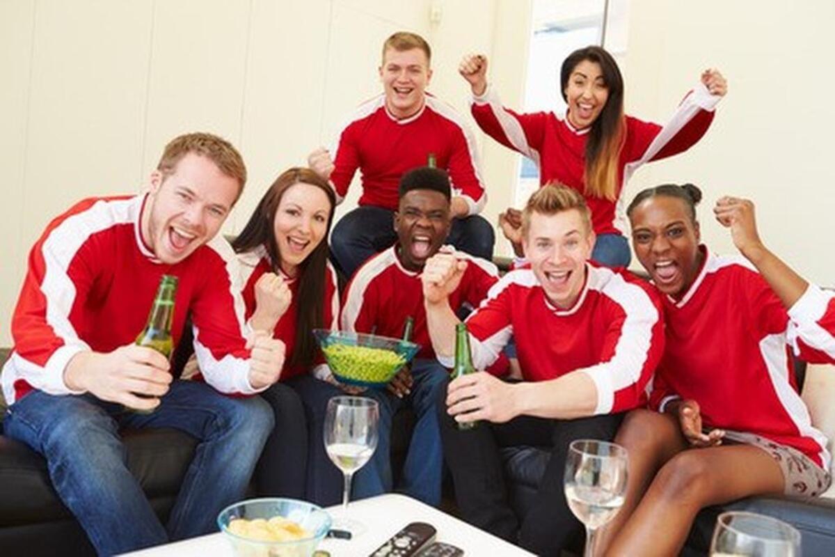 The Football Fans Club app allows fans of the same team to organize meetups.