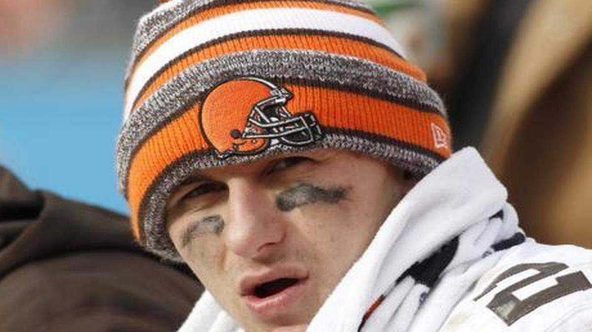 
Browns coach Mike Pettine said there is no timetable for Johnny Manziel, above, to rejoin the team.


