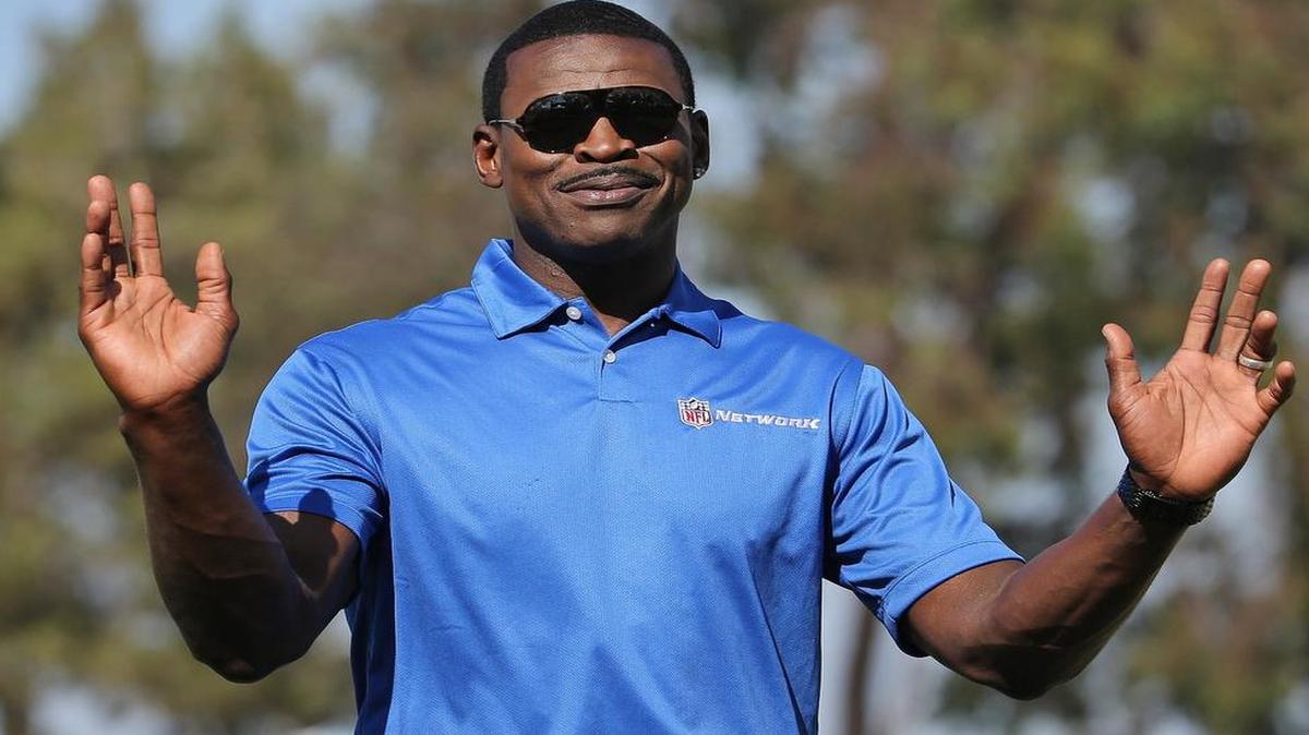 Pro Football Hall of Famer Michael Irving is hosting a youth football camp on July 8-11 at the University of North Texas in Denton.