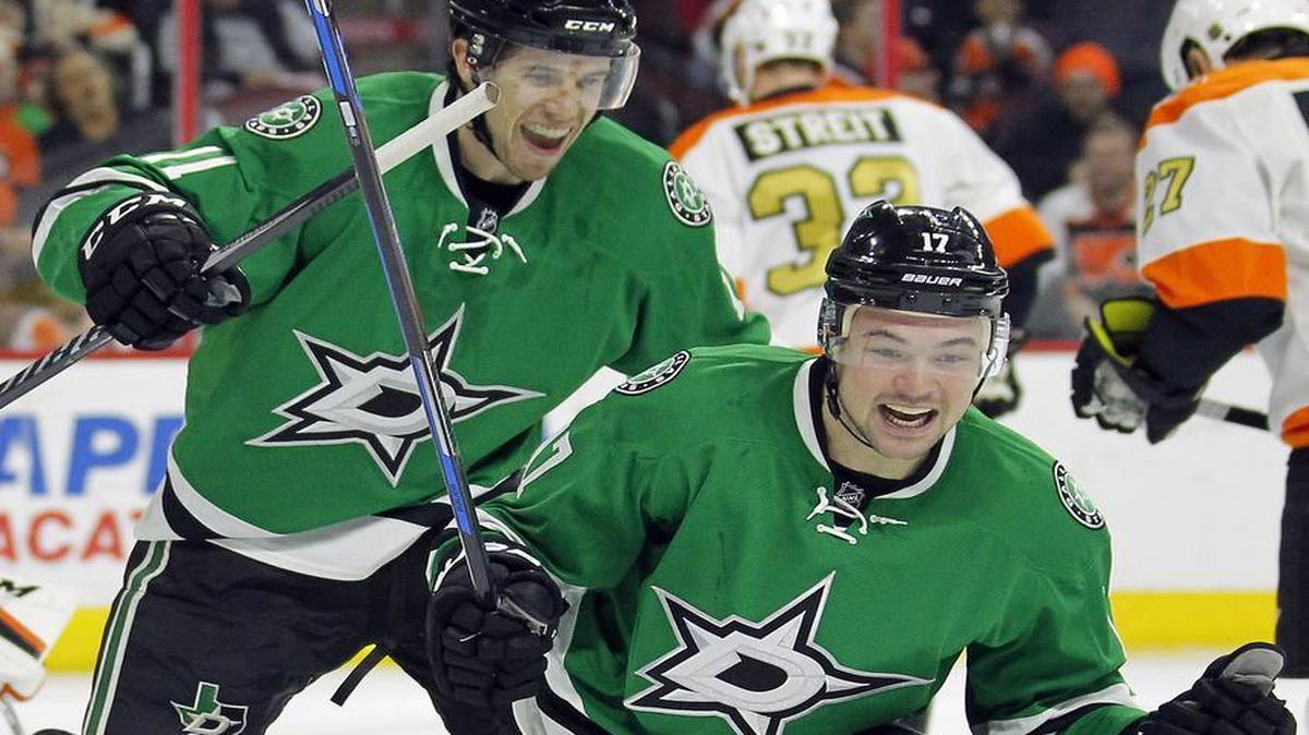Dallas Stars’ Curtis McKenzie, left, and Devin Shore celebrate Shore’s goal during the first period of an NHL hockey game against the Philadelphia Flyers, Saturday, Dec. 10, 2016, in Philadelphia.