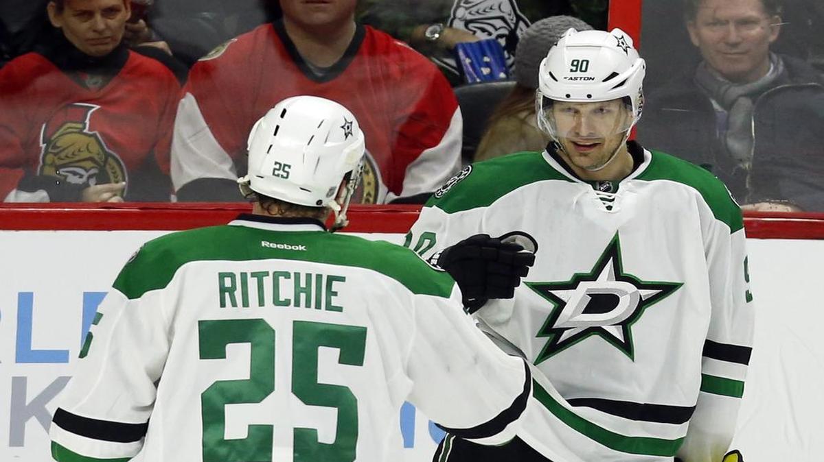 Stars center Jason Spezza, right, celebrating with teammate Brett Ritchie on Sunday, has scored a goal in three consecutive games and has six goals in the past seven.