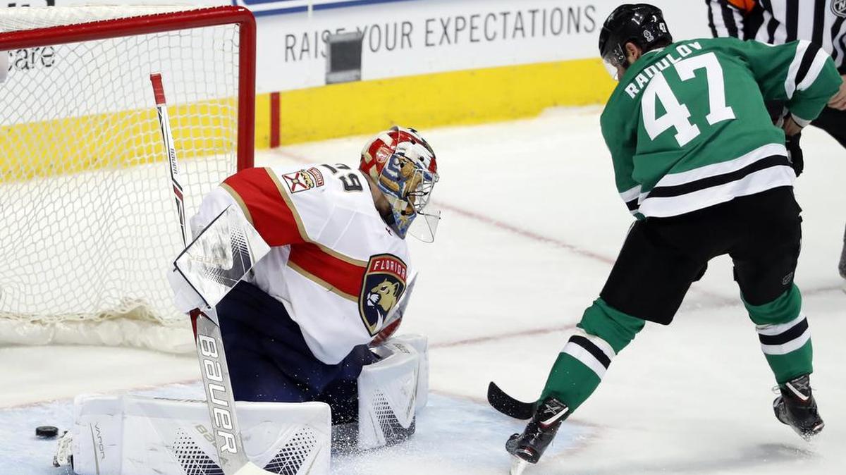 Stars wing Alexander Radulov (47) scored twice against Florida Panthers goaltender Harri Sateri in Tuesday’s win by Dallas.