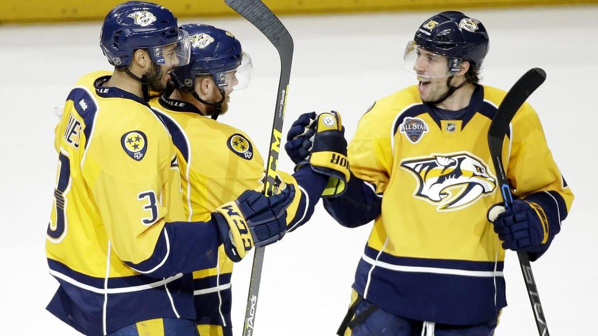 Former Stars player James Neal, right, leads the Nashville Predators in goals (15) this season. Predators Neal, Mike Ribeiro, another former Star, and Arlington-born Seth Jones visit Dallas on Tuesday.