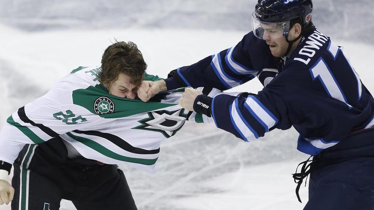 The Stars and right wing Brett Ritchie, left, have taken it on the chin six times in seven games since Oct. 25, including an 8-2 loss Tuesday to Adam Lowry, right, and the Winnipeg Jets. They try to get their ship righted Thursday in Calgary, the third of five consecutive road games.