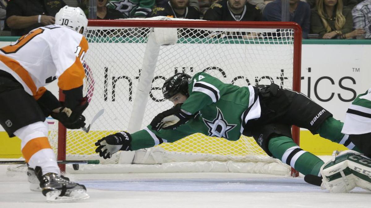 Dallas Stars defenseman Jordie Benn reportedly signed a three-year extension on Friday.