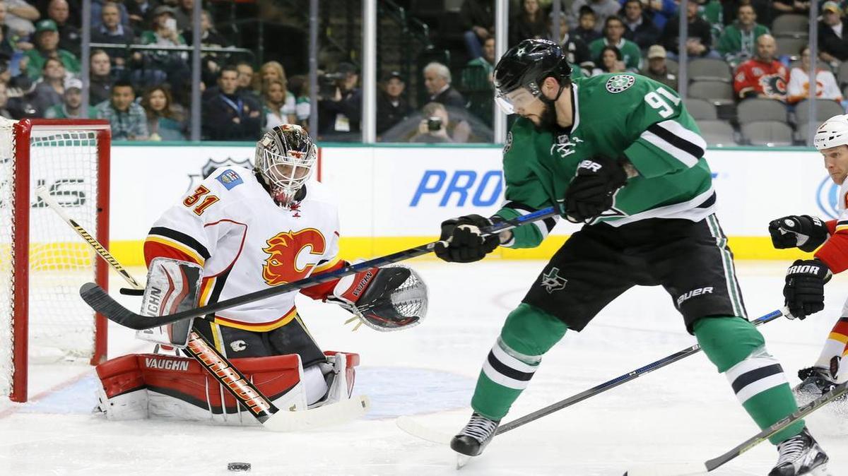 Stars center Tyler Seguin, right, is second on the team with 25 goals and 53 points.