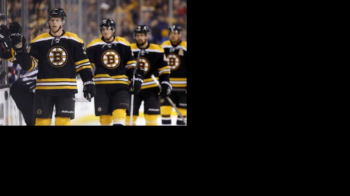 
Boston center Carl Soderberg, left, leads the Bruins into Dallas for Tuesday’s game at American Airlines Center. Soderberg, of Sweden, is second on the team in assists (20) and points (32).

