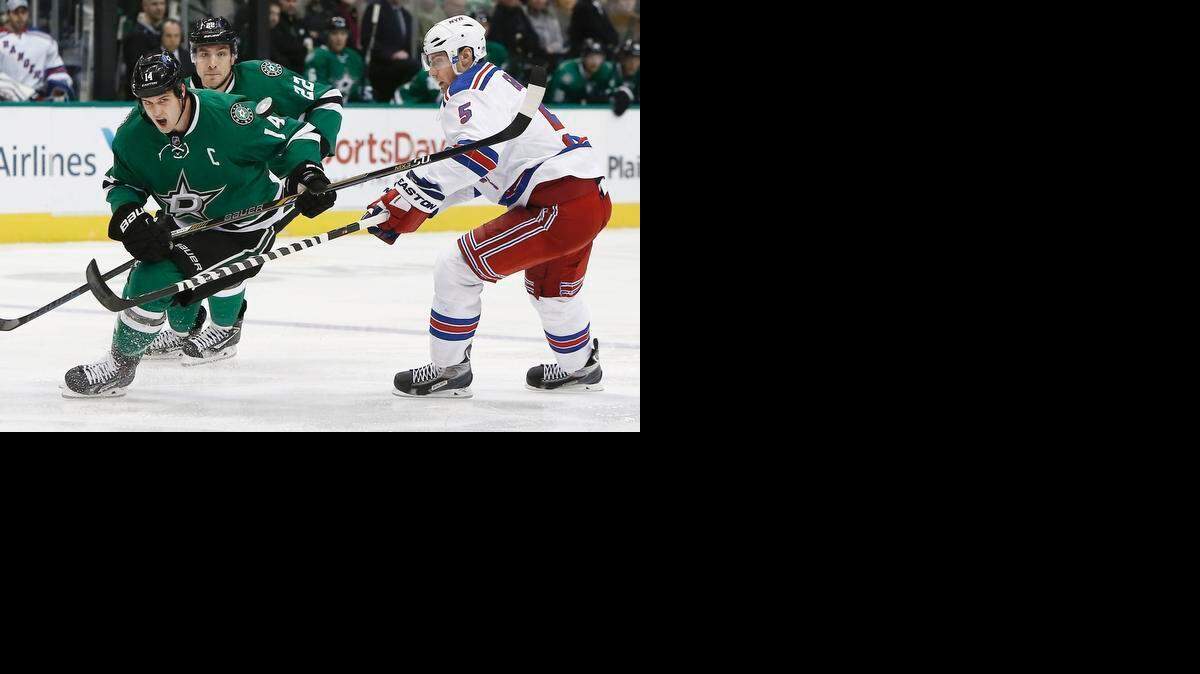 
Jamie Benn, front left, has scored 40 points, but has netted just 13 goals.


