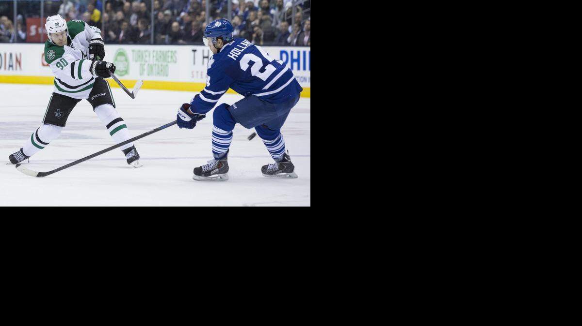 
Dallas Stars’ wing Jason Spezza, left, is second on the team in assists (17) and third in points (22). The Stars host the New Jersey Devils on Saturday.
