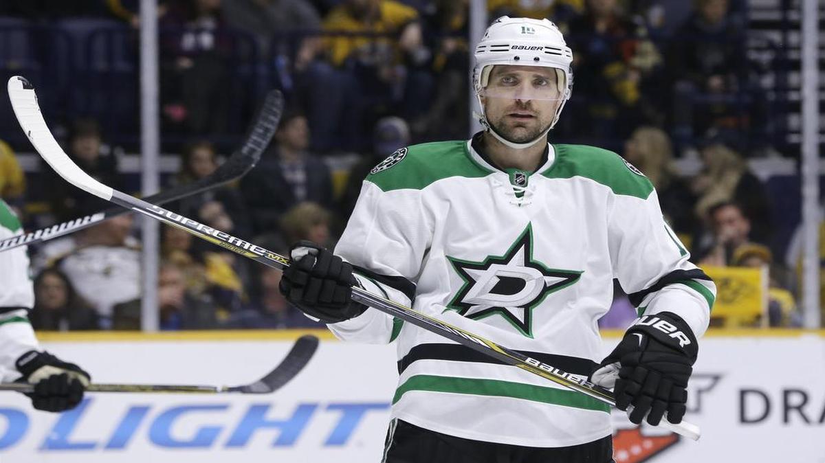 A lower body injury will keep Dallas Stars left wing Patrick Sharp off the ice up to a week, including Friday night’s home game against the New Jersey Devils.