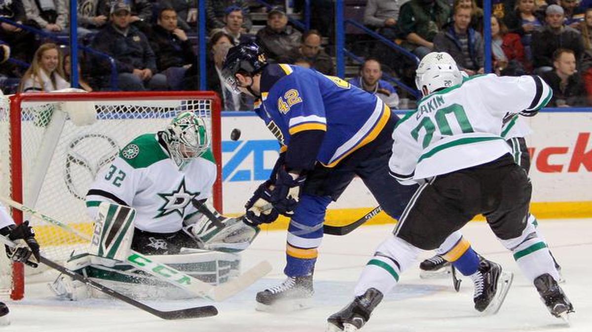
 Dallas goalie Kari Lehtonen, deflecting a shot from St. Louis’ David Backes, stopped 30 of 33 shots in the Stars’ 4-3 road victory Saturday night. 
