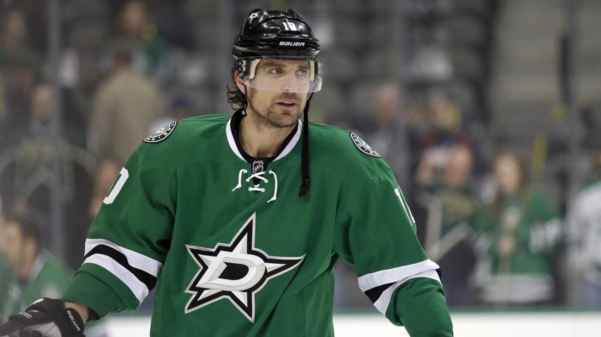 Stars left wing Patrick Sharp has scored two goals in the past four games and eight points in the past eight games heading into Saturday’s game against the St. Lousi Blues.