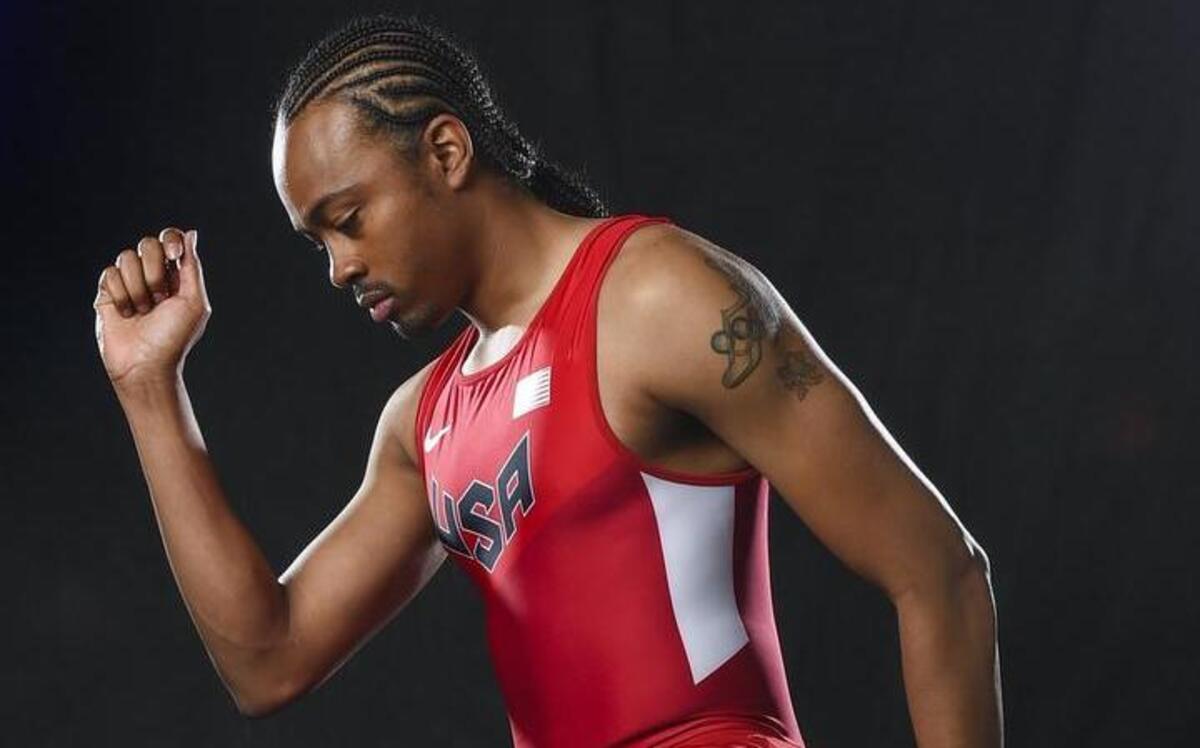 Olympic gold medal hurdler Aries Merritt got a kidney from his sister after suffering a life-threatening disorder.