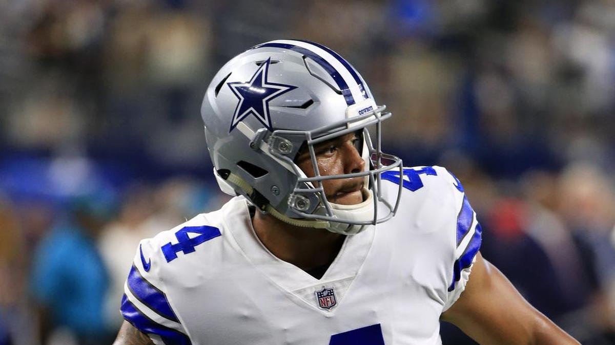 Dallas Cowboys quarterback Dak Prescott teamed up with Hall of Fame defensive end Charles Haley Sunday for a charity event at Top Golf in The Colony, “Huddle Up for Life and Tackle Tomorrow”.