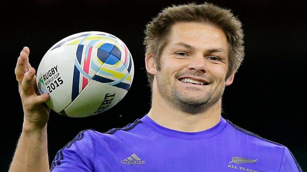 
New Zealand team captain Richie McCaw catches a ball during a training session at the Millennium stadium in Cardiff, Wales, Friday, Oct. 16, 2015. New Zealand’s All Blacks will play France in a Rugby World Cup quarterfinal on Saturday. 
