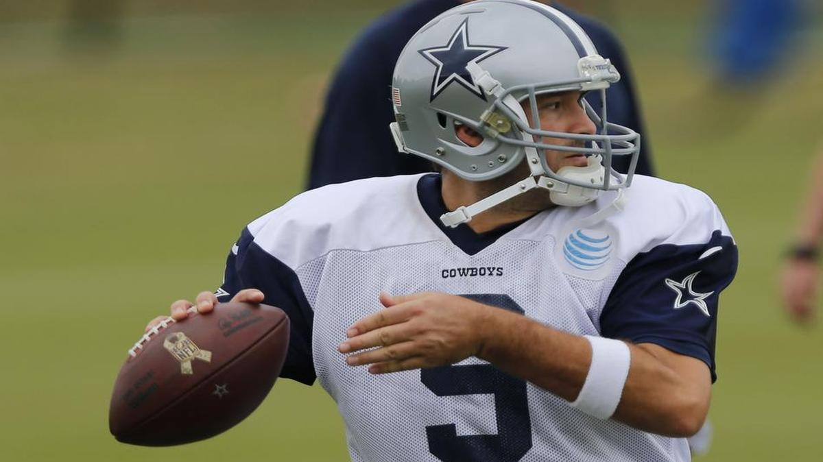 Tony Romo returned to limited practice on Wednesday.
