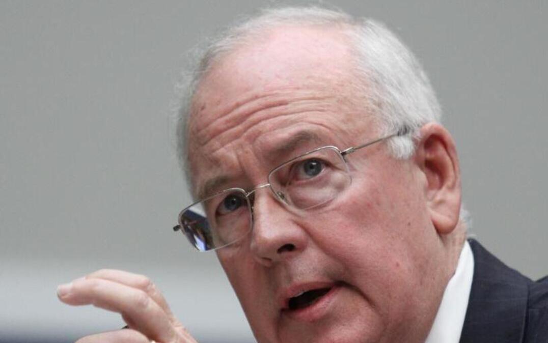 Former Baylor president Ken Starr resigned as chancellor Wednesday.