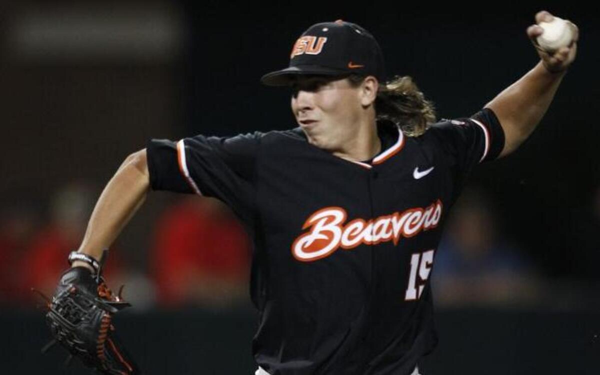 Luke Heimlich, pitching against Dallas Baptist in 2015, sat out of Oregon State’s Super Regional after a report that he failed to register as a sex offender.