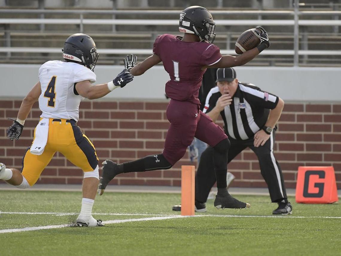Mansfield Timberview running back Stacy Sneed RB (1) scores a touchdown as Highland Park Scots’ Zak Folts can’t catch up during the first quarter as Highland Park plays Timberview at Newsom Stadium in Mansfield, TX, Thursday, Sept. 14, 2017.